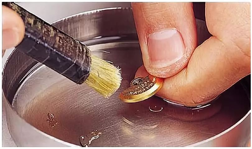 手表洗油保养视频,浪琴手表洗油保养价格