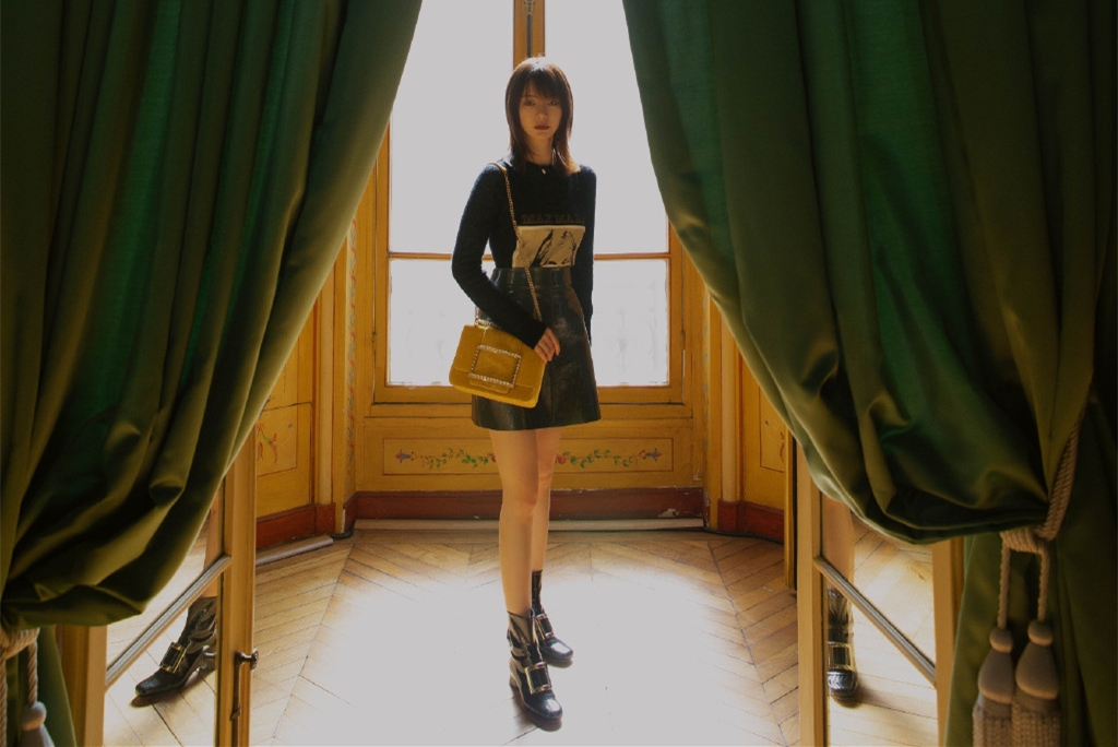 戚薇巴黎时装周街拍穿的鞋子,戚薇同款碎发