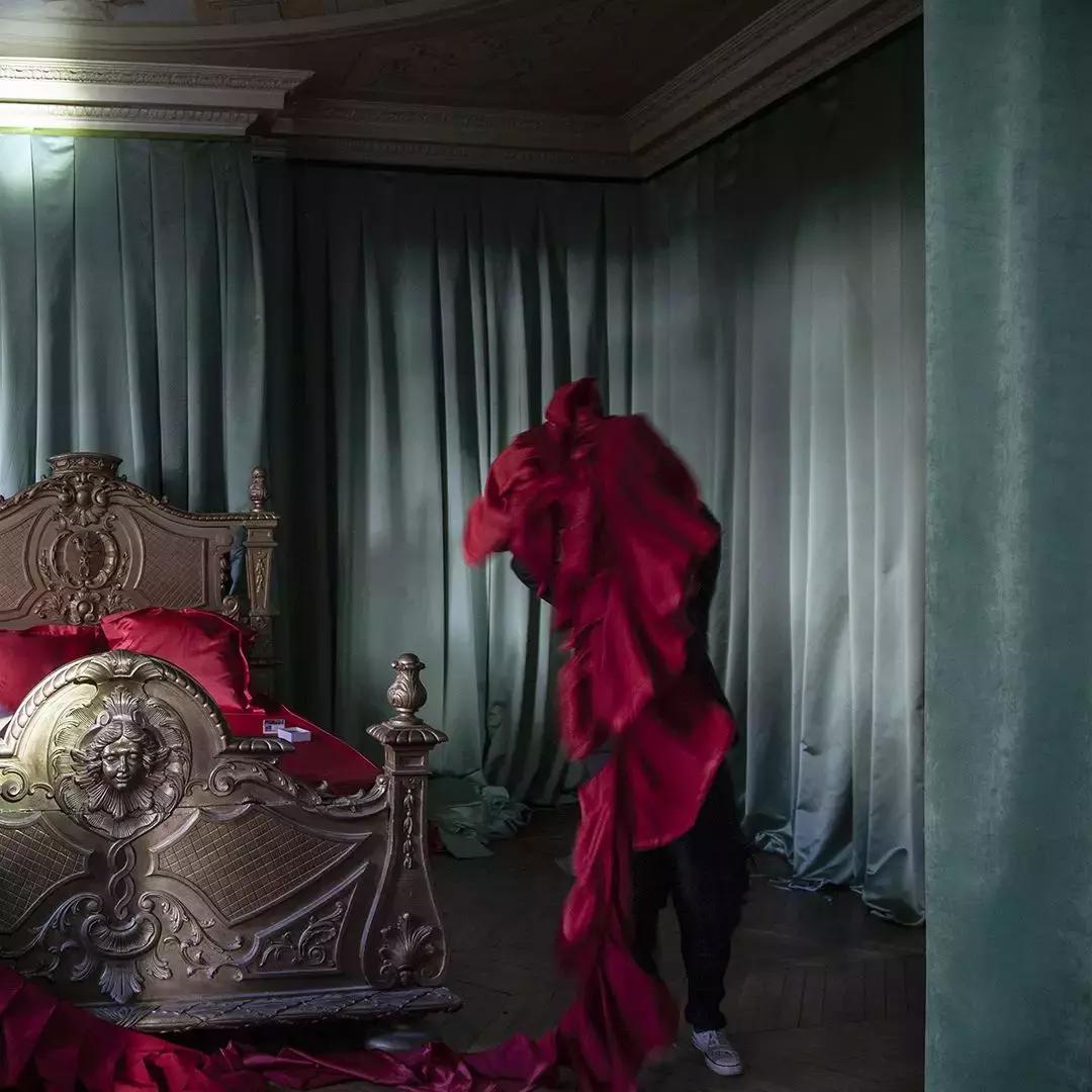 戚薇霸气走秀,唐嫣戚薇机场街拍大全