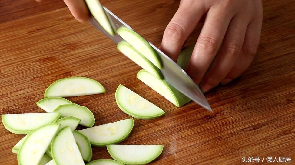 天气越来越冷了多做汤,天气渐渐转凉怎么做菜呢