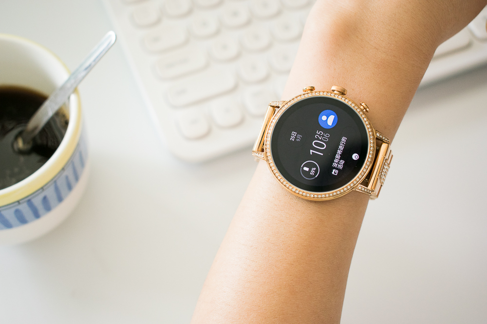 戴fossil手表,fossil智能腕表