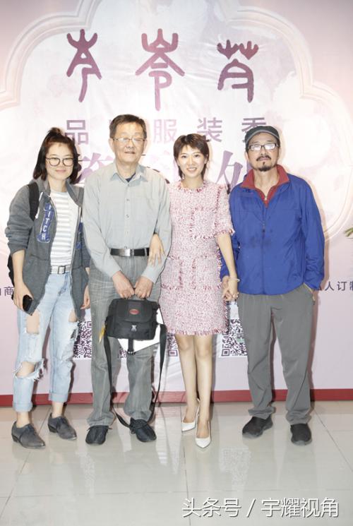 岑岺芩——服装首秀，为自闭症儿童公益事业助力