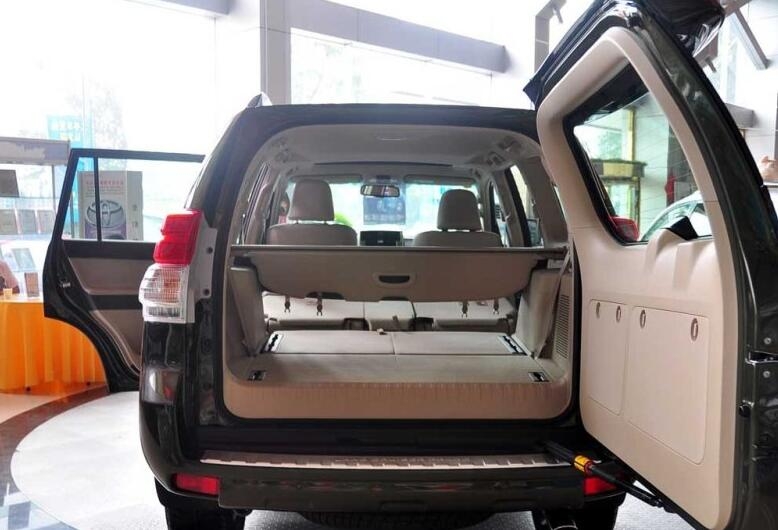 12年的5系还值多少钱,12年5系和12年a6怎么选