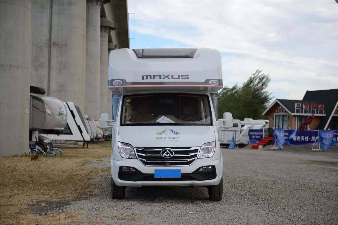 皮卡房车出租一个月多少钱 (房车出租价格多少钱一天)