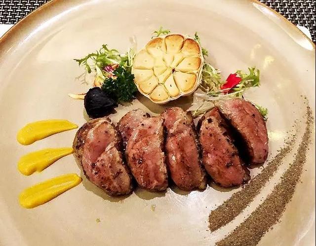 这家法式铁板烧最美的不是菜,是厨师