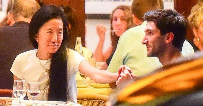 体坛男神与大36岁华裔女富豪热恋，住女方豪宅内，相恋6年仍恩爱