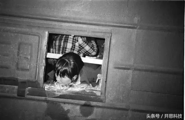 「人老了就开始喜欢怀旧」90年代的广州火车站，究竟有多恐怖？