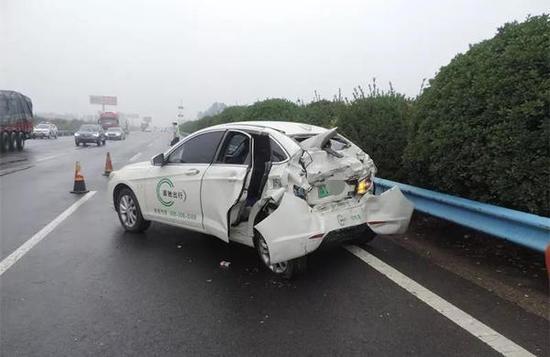 电动汽车没电停在路上救援电话,电动汽车没电紧急救援