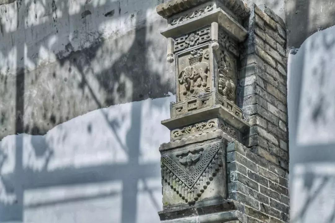 郑州足球小镇有真草足球场吗,郑州足球小镇现状