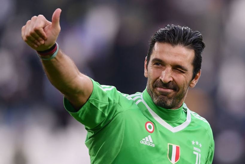 意大利门将布冯十大经典扑救,吉安路易吉布冯历史地位如何