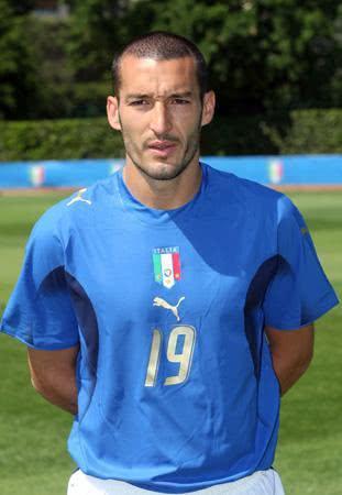 足坛历史十大左后卫,足坛历史前十前锋