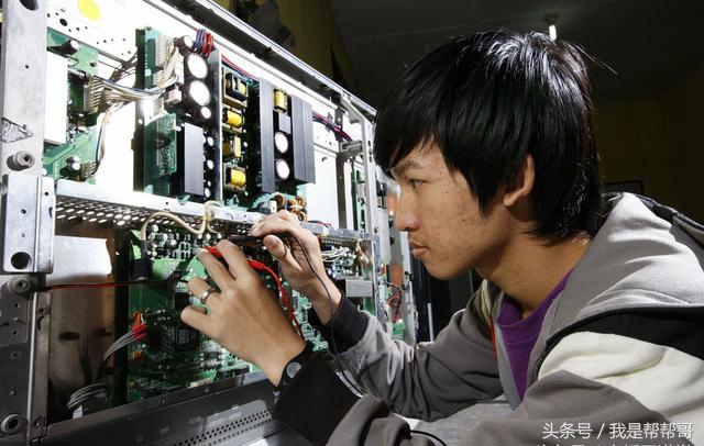 怎样测量液晶电视灯条供电故障,创维50e500e电视背光灯闪烁故障