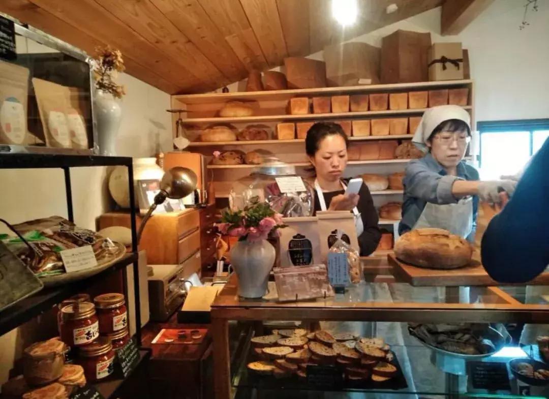 石窑面包店内实拍视频,天然酵母的石窑面包店