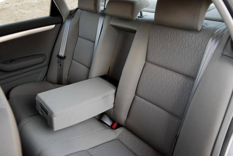 13年的蒙迪欧好还是奥迪a4l好,奥迪a4l比较2022款蒙迪欧