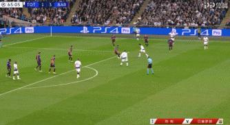 梅西以14球反超巴蒂斯图塔,巴萨4-1阿拉维斯苏亚雷斯