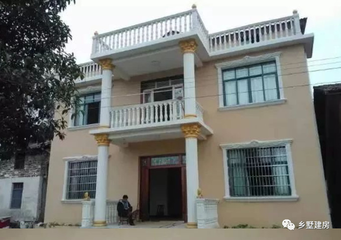 小伙回农村改造老屋子用了50万元,小伙回农村建房子