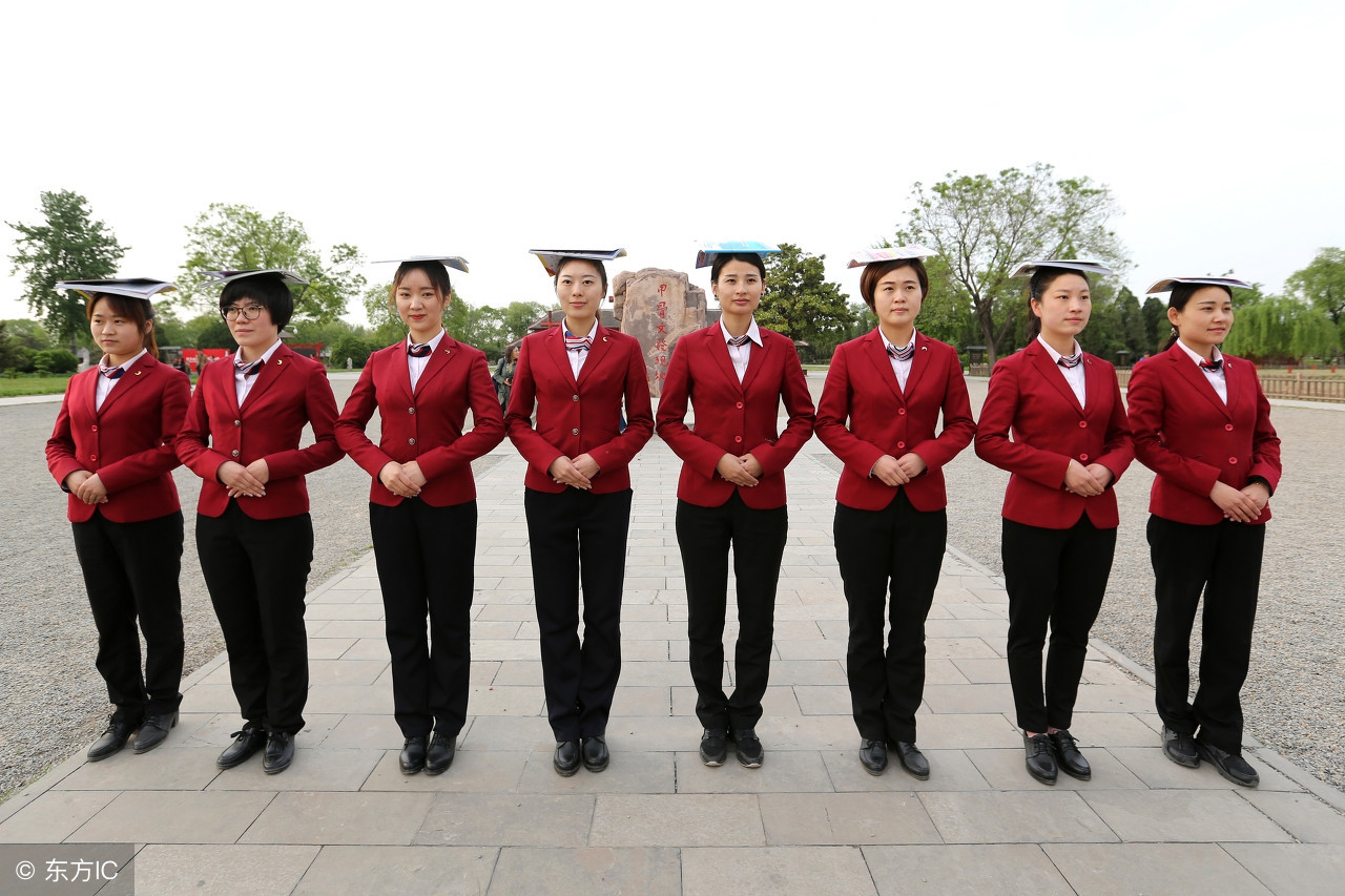 营业员接待顾客有几种基本方法,服务员正确的站姿手位