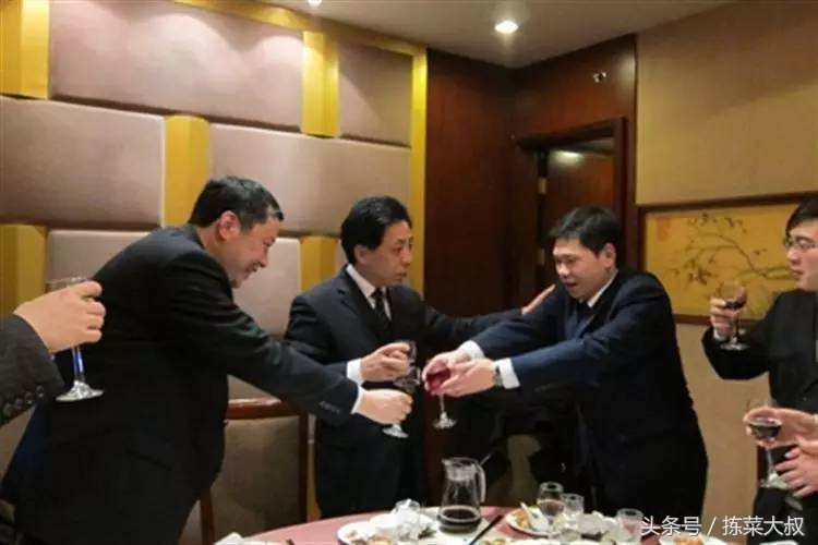 饭局酒桌套路技巧,中国酒桌十大饭局