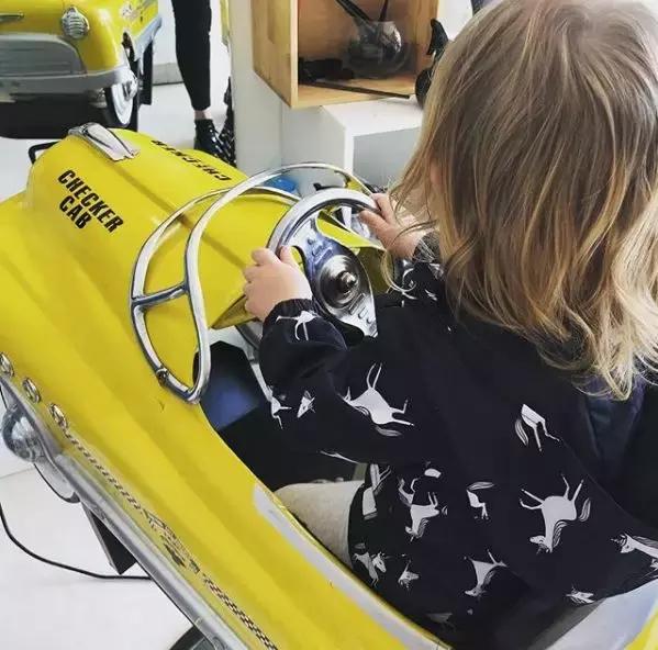 一个保姆游20多个国家，住七星酒店，吃米其林餐厅还拿年薪60万！