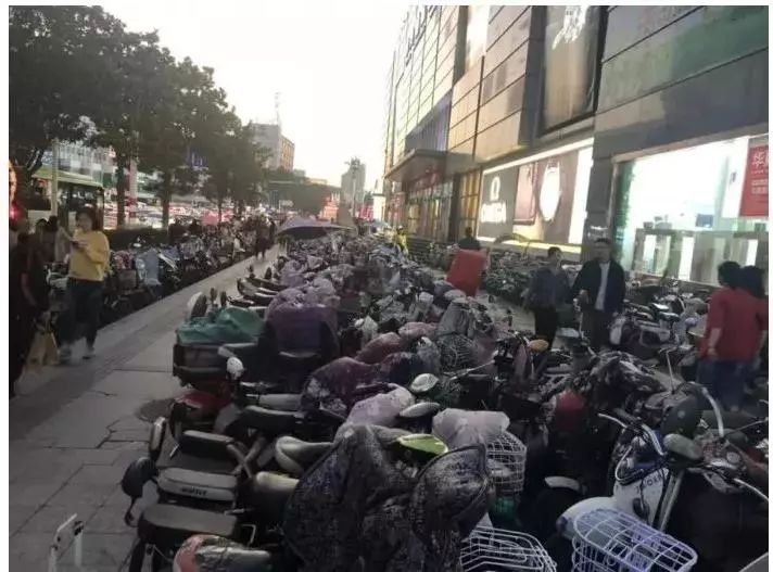 藏在血缘纽带与弱肉强食里的县城生存法则