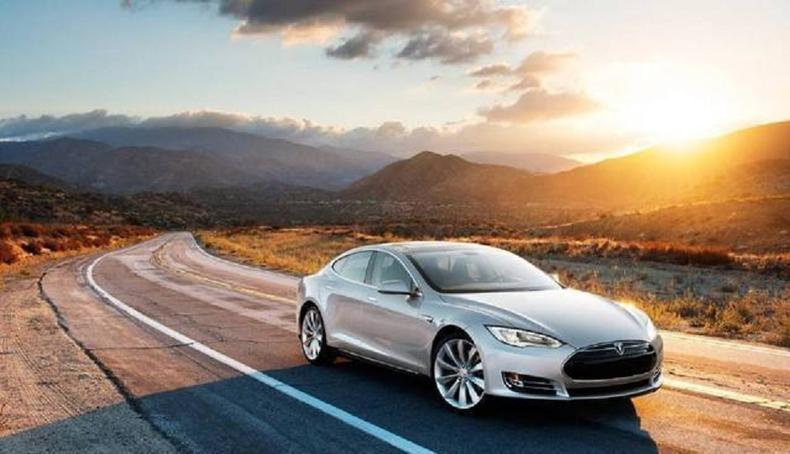 刚买的车在4s店被撞了,刚买的车被剐蹭4s店给修补吗