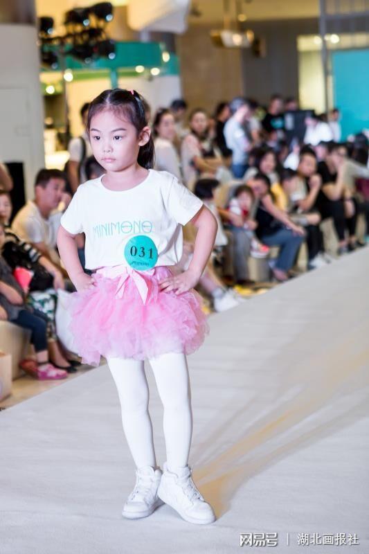 minimija中国国际时装周,2020国际时装周童模