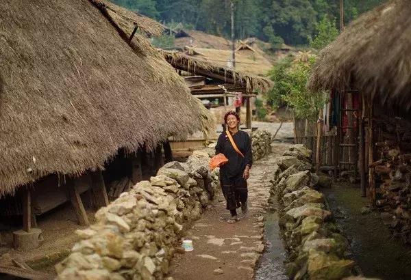 中国最后一个原始部落的真实生活,遗憾中国仅存的原始部落