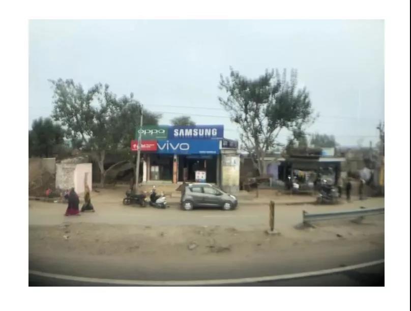 藏在小县城的大生意,欲成霸业必先与泥土为伴