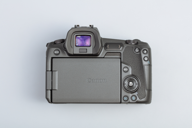 佳能专微电池续航好吗,佳能高感升级