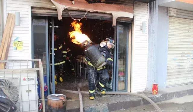 再见武警消防,再见消防兵完整版