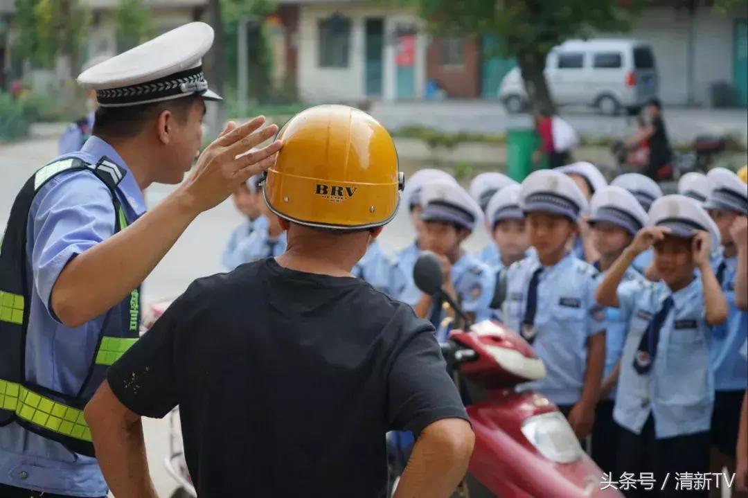 小学生当交警感受,成为交警