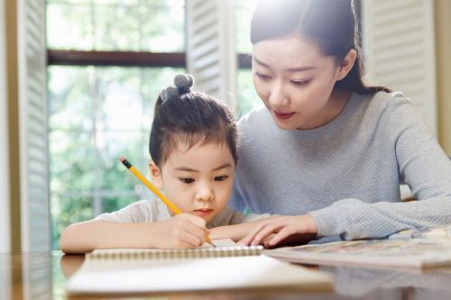 孩子输得起比赢重要吗,教会孩子输比赢更重要