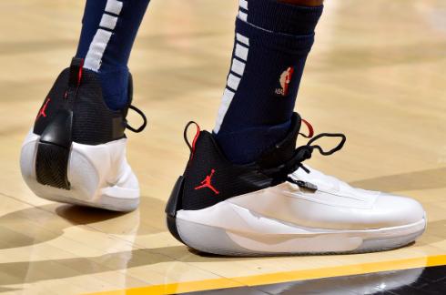 今日球场战靴鉴赏：奥迪的拉链鞋