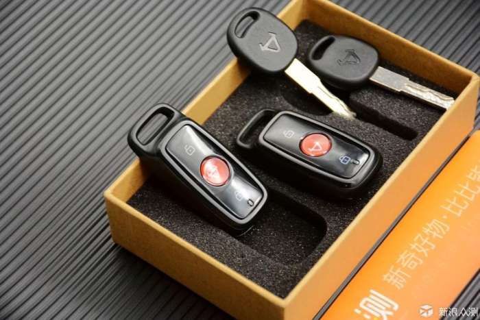 这才是真正的电动自行车,小牛评测特斯拉