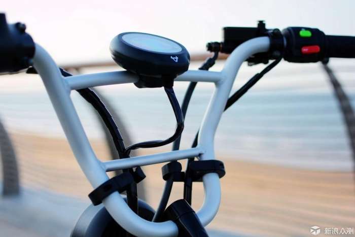 这才是真正的电动自行车,小牛评测特斯拉