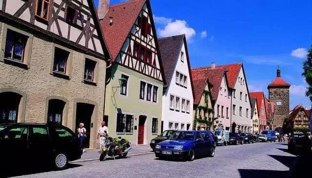 百冠房地产开发有限公司,百冠房地产总部在哪