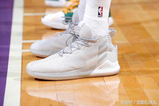 月球漫步者致敬迈克尔-杰克逊！10月9日NBA球鞋赏析