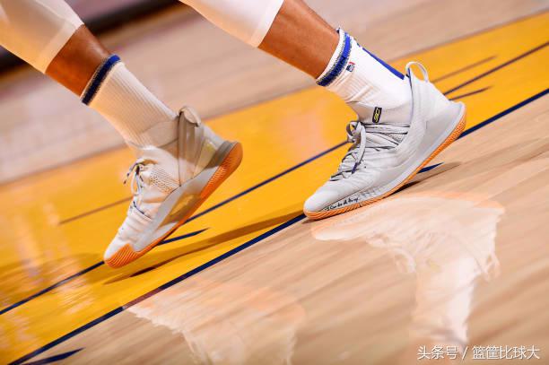 月球漫步者致敬迈克尔-杰克逊！10月9日NBA球鞋赏析