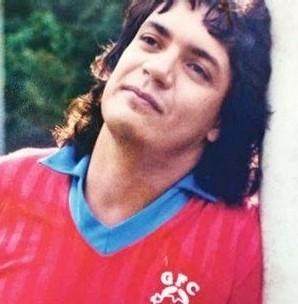 瓒冲潧鍗楃編涓夋澃,瓒崇悆鍗楅儹鍏堢敓