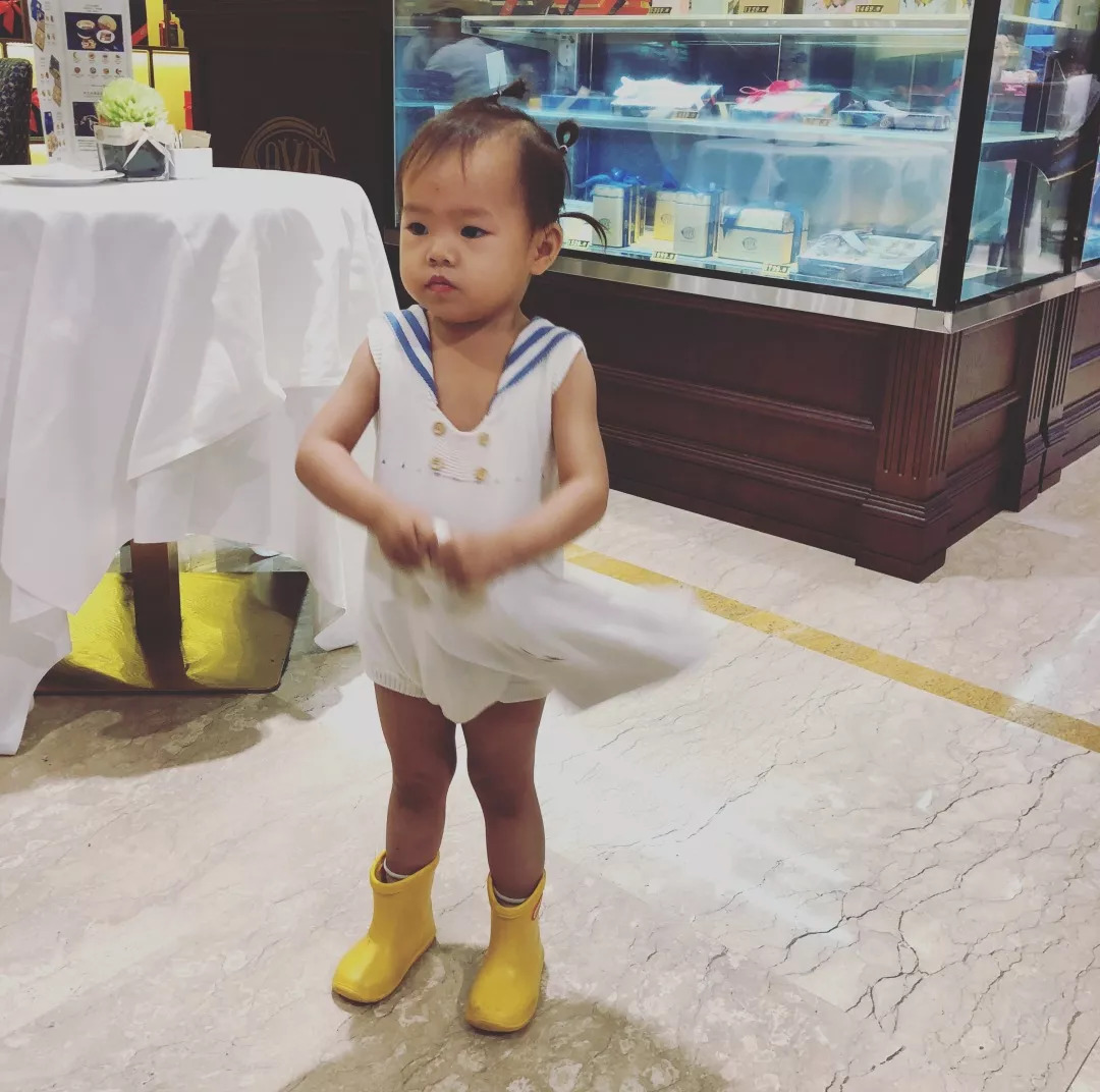 你“嗤之以鼻”的雨靴，其实是潮娃们最想要的礼物