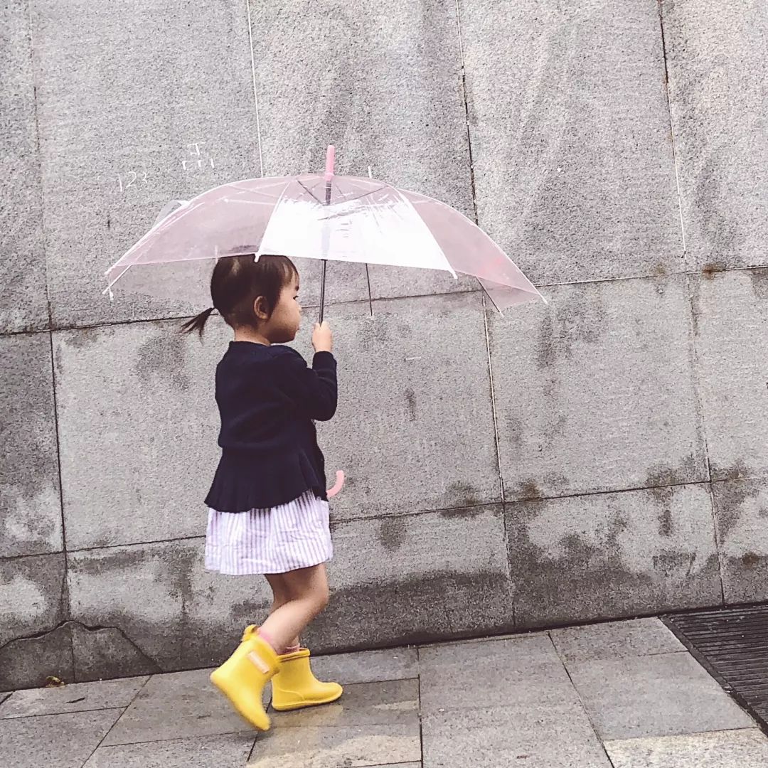 你“嗤之以鼻”的雨靴，其实是潮娃们最想要的礼物
