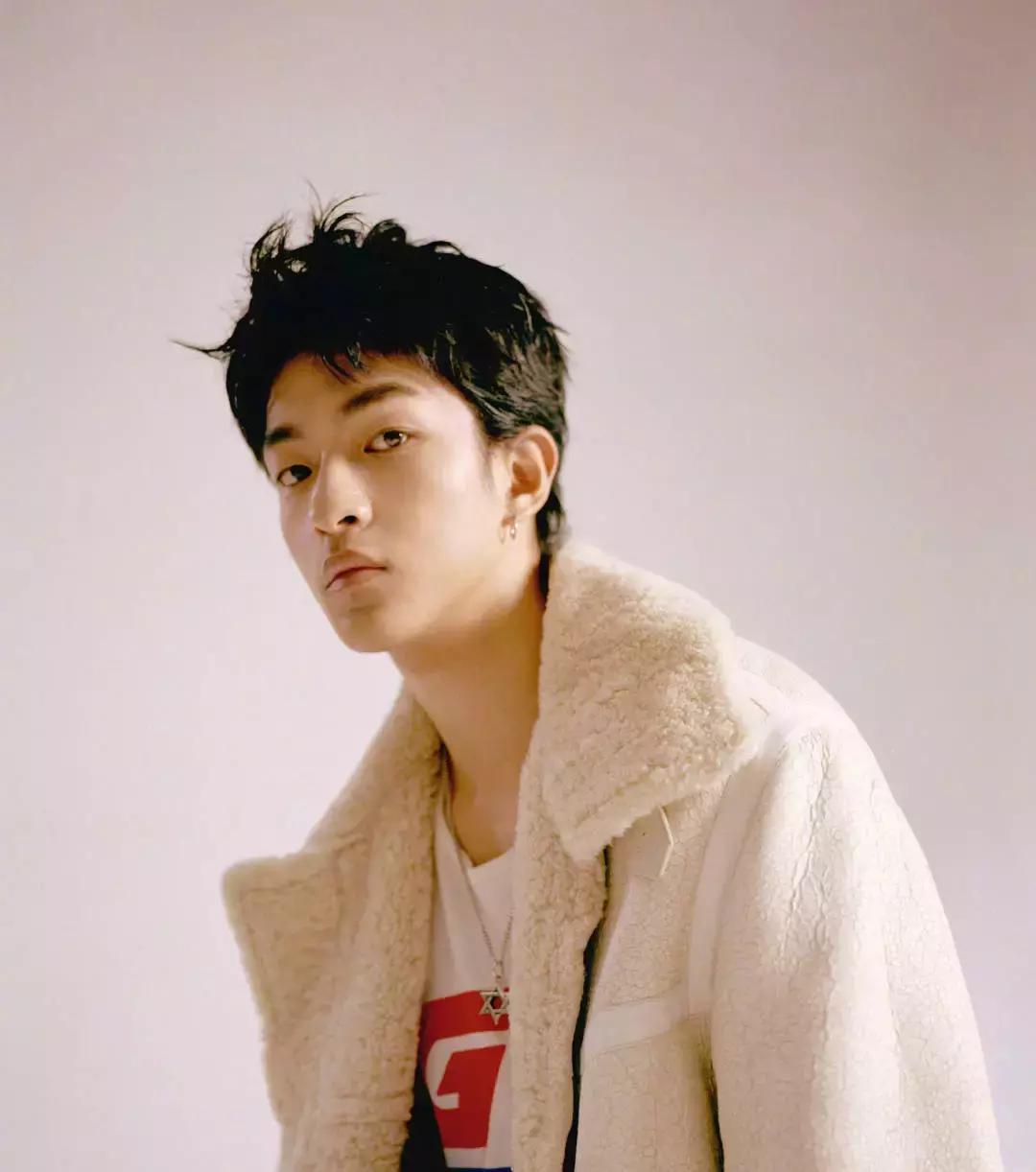 鏍¤崏鐨勪粬,琚О涓烘牎鑽夌殑鐢蜂汉