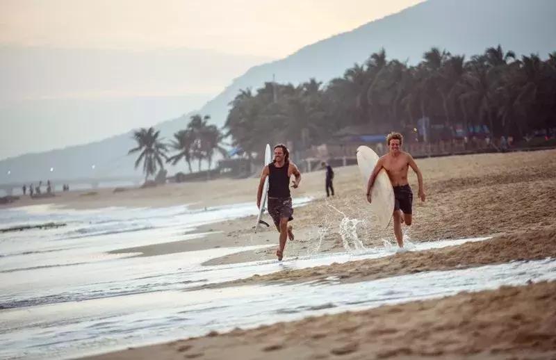 海南万宁日月湾冲浪攻略,海南日月湾冲浪
