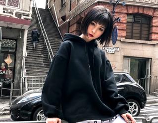 胯宽腿细适合什么款式卫衣,腿粗胯大短款卫衣怎么搭配