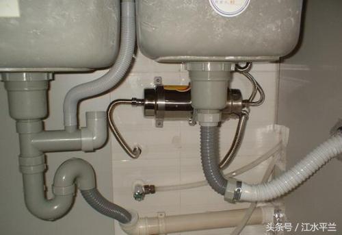 卫生间下水管堵了怎么快速疏通,厨房洗菜盆下水管堵怎么疏通