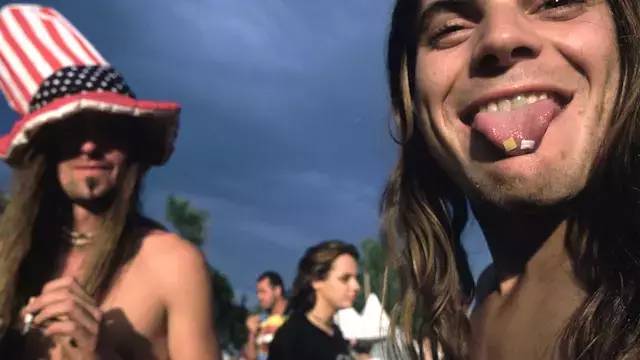 小小邮票居然是比*头丸摇**狠3倍的新型*品毒**,留学*党**务必要警惕