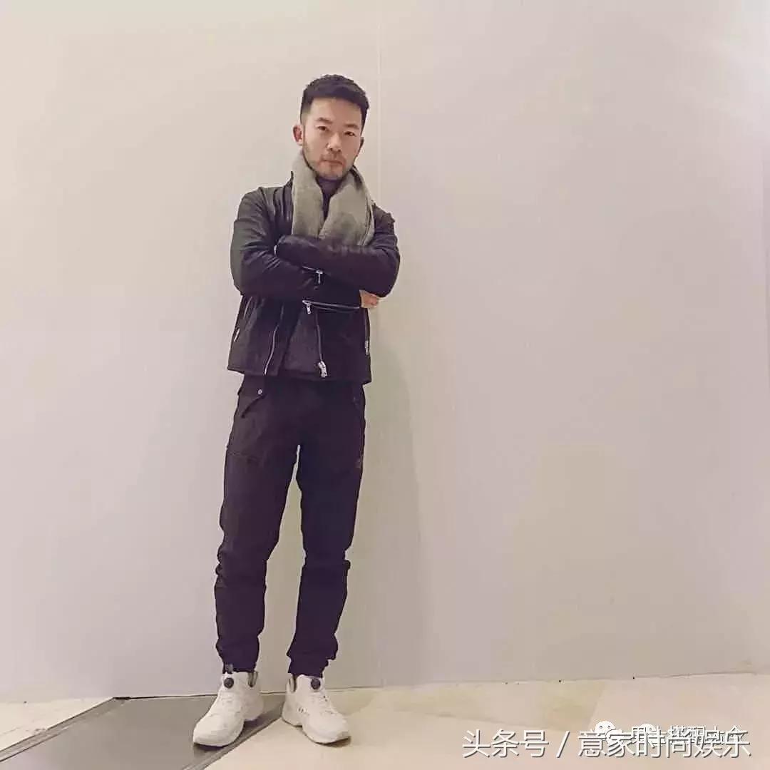 采访别人一身衣服多少钱,采访男生一身穿搭几十万