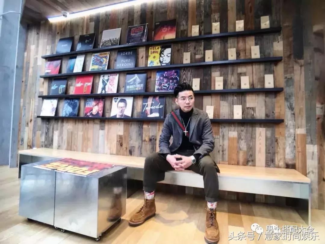 采访别人一身衣服多少钱,采访男生一身穿搭几十万