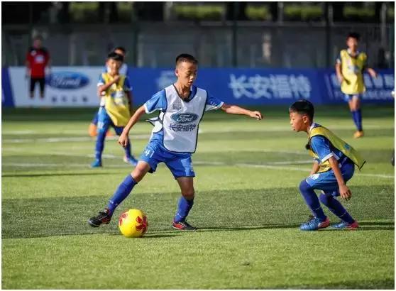 前国足挑战射门,早期国足头球破门