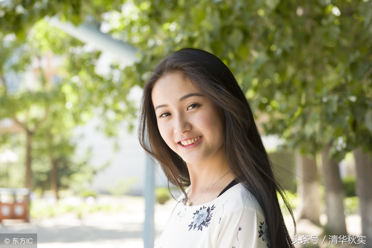 吓尿！每天玩手机4小时，8年后开刀换骨！颈椎病，正疯狂袭来！